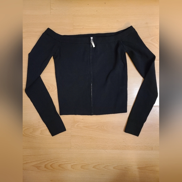 Beautiful Superdown Shaye Cold Shoulder Top off shoulder thick knit top size XS - Picture 2 of 8